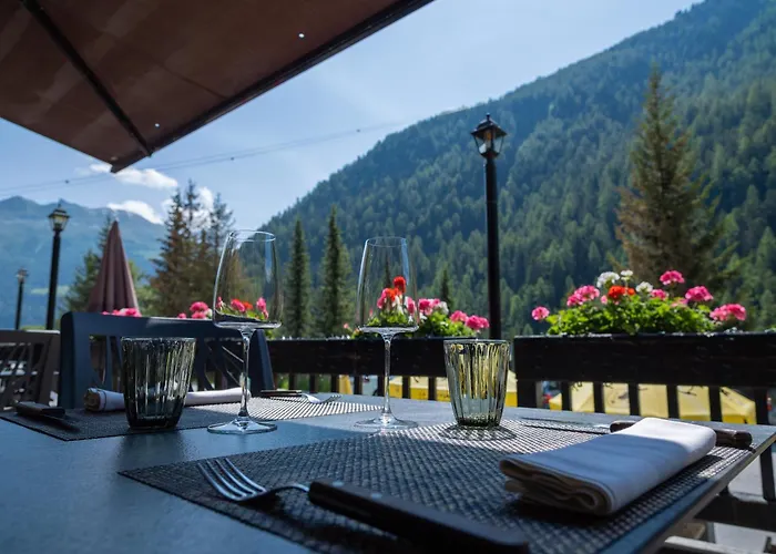 Hotel Cristal - Swiss Riders Lodge Grimentz